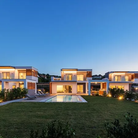 Summer Pearls Luxury Polychrono